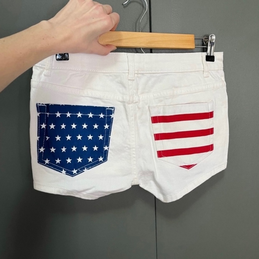 VENUS American Flag White and Blue Jean Shorts with Patriotic Design Size 4